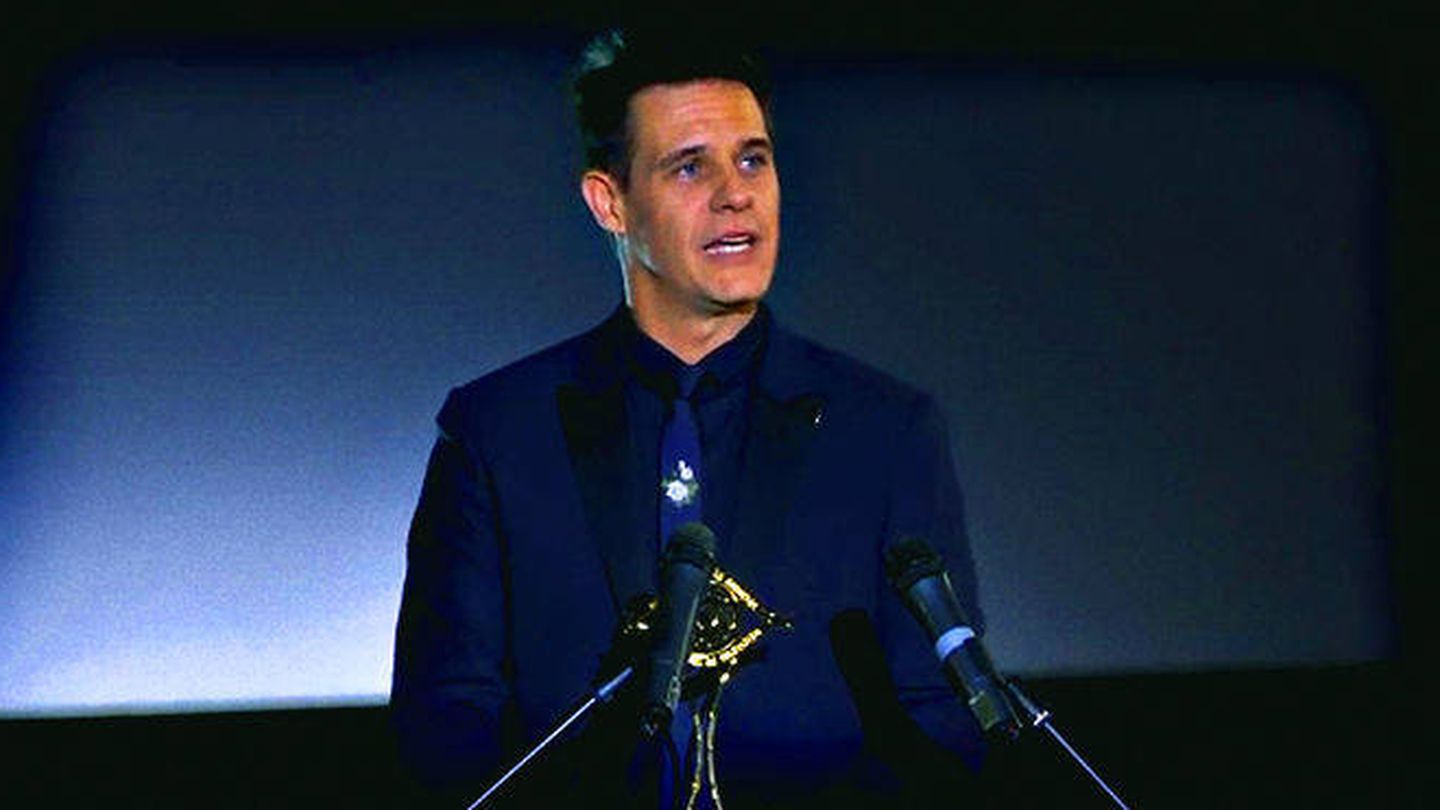 Christian Gálvez recoge el premio Iris al mejor presentador. 