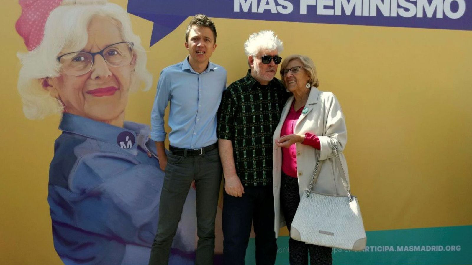Foto: Almodóvar apoya a carmena, "heroica" por dar su vida "intachable" a madrid