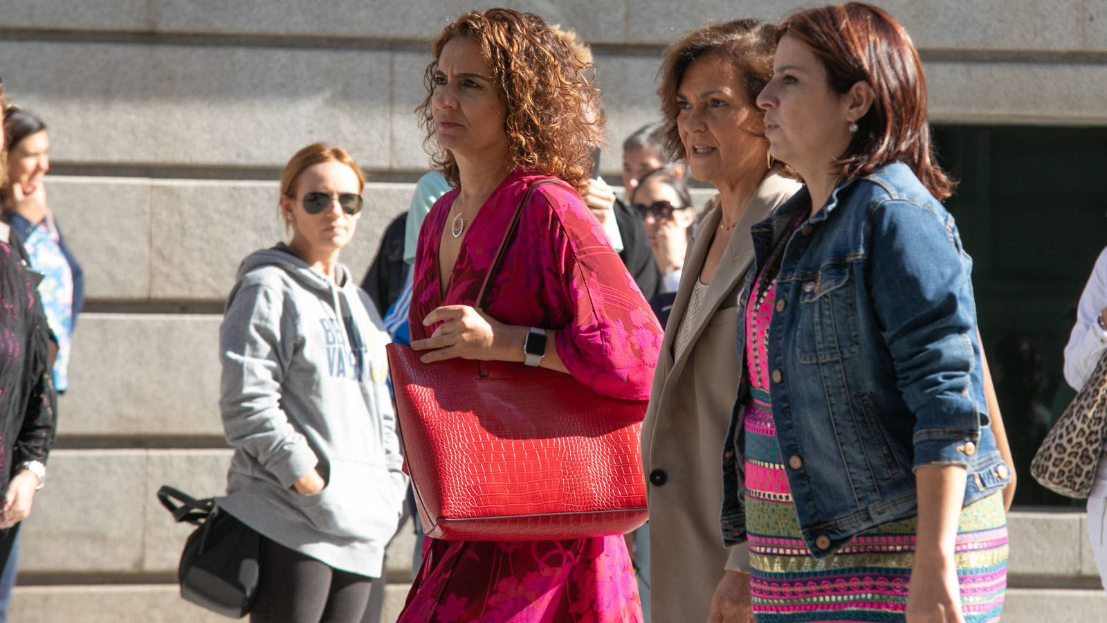Foto: María Jesús Montero, Carmen Calvo y Adriana Lastra, este 10 de septiembre a su llegada a la reunión con Unidas Podemos en el Congreso. (Eva Ercolanese | PSOE)