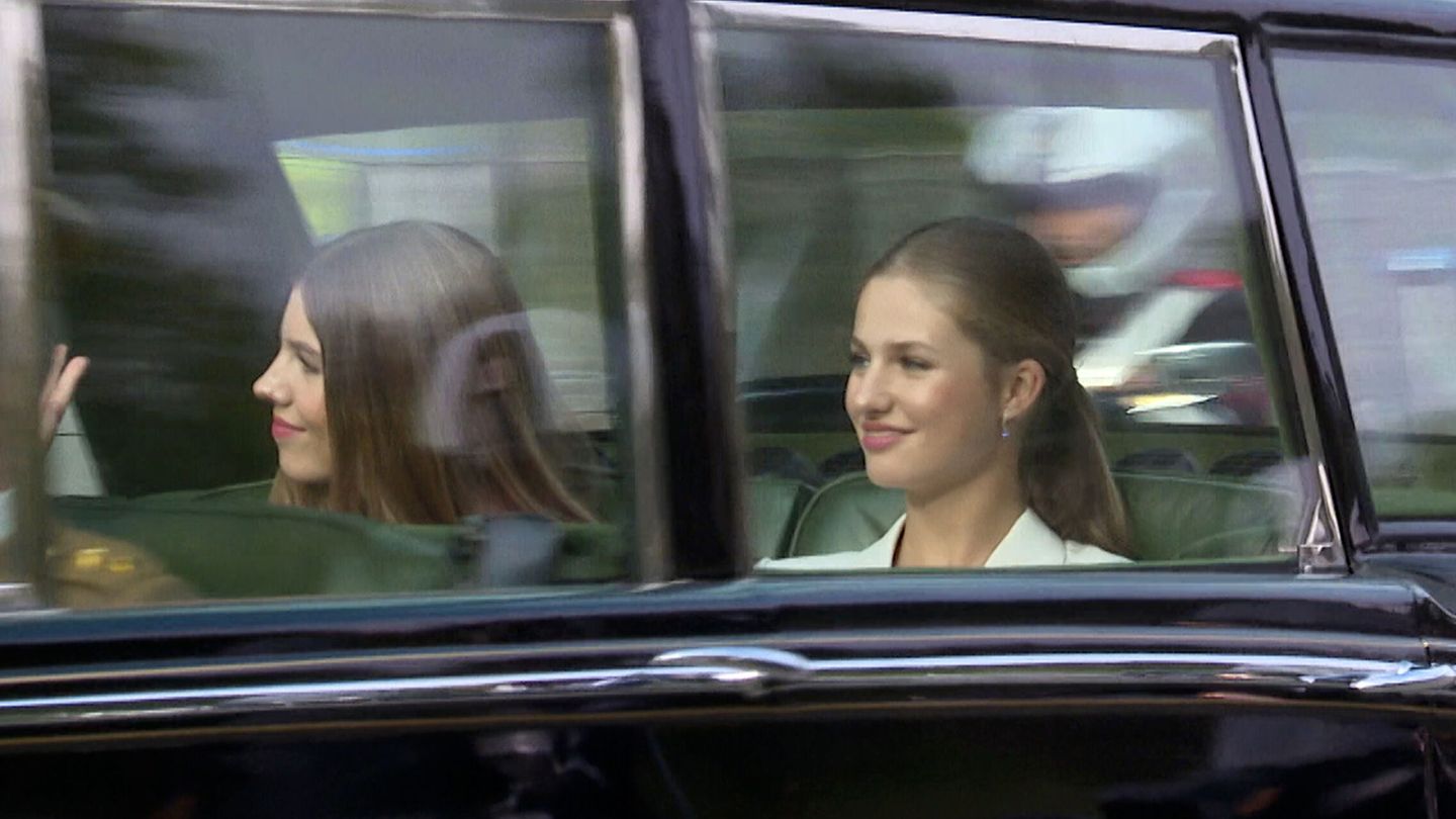 La Princesa Leonor y la Infanta Sofía a su llegada al Palacio de La Zarzuela, a 31 de octubre de 2023. (Europa Press)