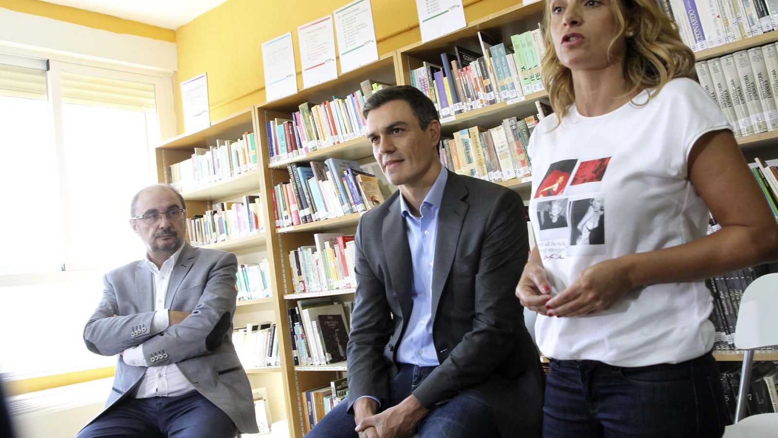 Foto: Susana Sumelzo, junto a Pedro Sánchez y el secretario general del PSOE en Aragón y presidente de esa comunidad, Javier Lambán. (EFE)