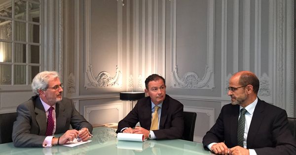 Foto: Los abogados José Ignacio Alemany, José Antonio Escalona y Joaquín de Fuentes, en un momento de la entrevista.