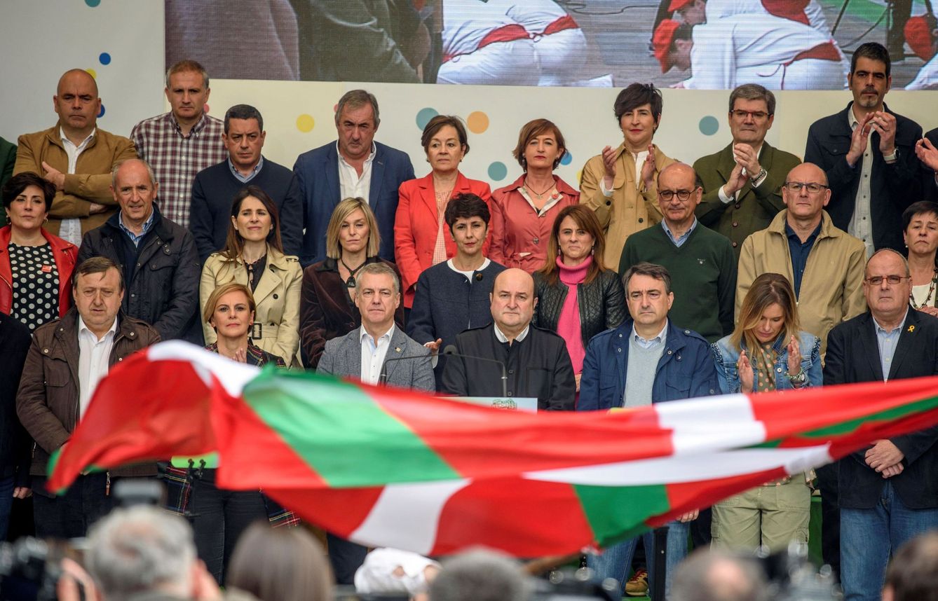 Urkullu, Ortuzar y Esteban, en la celebración del PNV en Bilbao del Aberri Eguna del pasado año. (EFE)