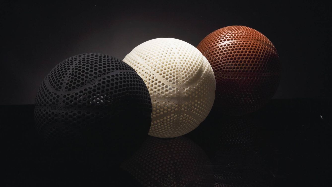 Foto: La Wilson Airless Gen 1 en los tres colores disponibles: negro, natural y color de balón clásico. (Wilson)