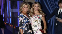 Cari Lapique y su hija Carla homenajean a Carlos Goyanes en Marbella: 
