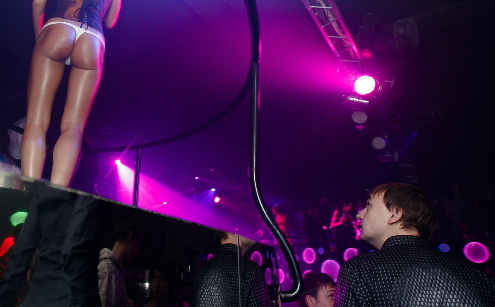 Fotografía tomada en un nightclub. (Reuters)
