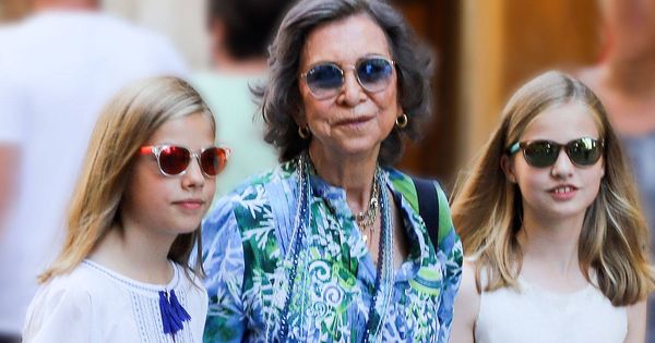 Foto: La reina Sofía con sus nietas. (Getty)