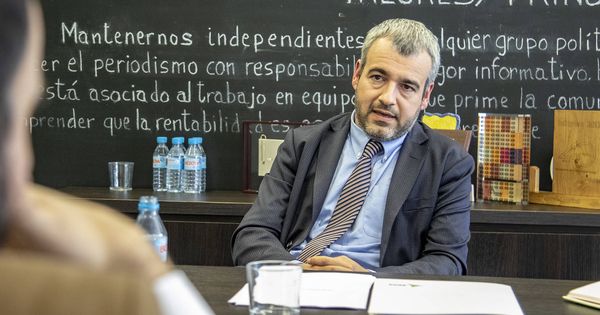 Foto: El presidente de Aena, Maurici Lucena, durante la entrevista en El Confidencial. (Patricia Seijas)