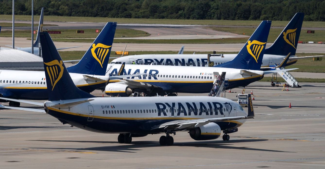 Aviones de Ryanair en el aeropuerto de Stansted (Londres). (Reuters)