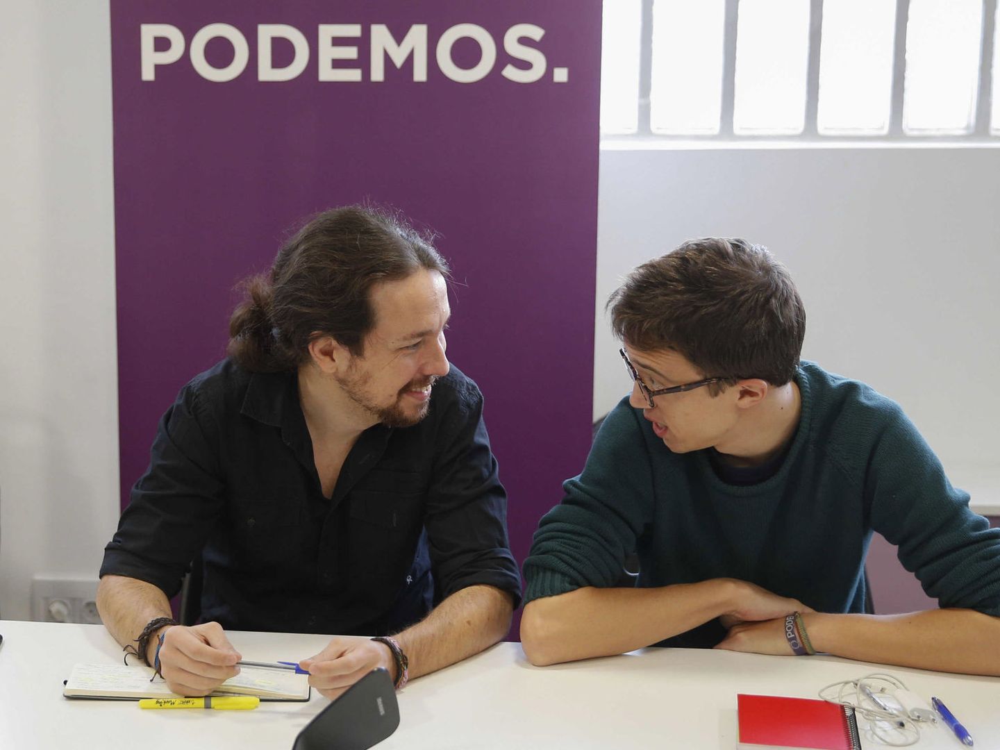 Pablo Iglesias e Íñigo Errejón durante la reunión del Consejo Ciudadano del partido. (EFE)