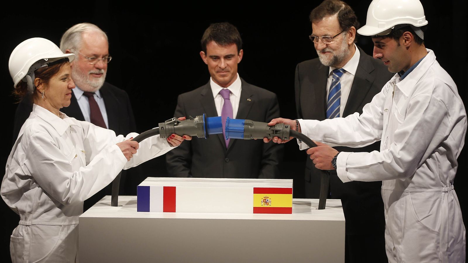 Foto: Mariano Rajoy y Manuel Valls inauguran en 2015 la línea de interconexión eléctrica entre España y Francia (Moncloa)