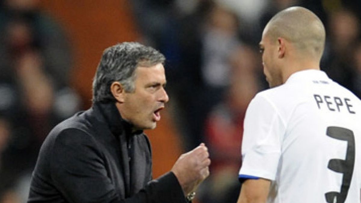Mourinho exige la renovación de Pepe, pero Florentino se lo piensa