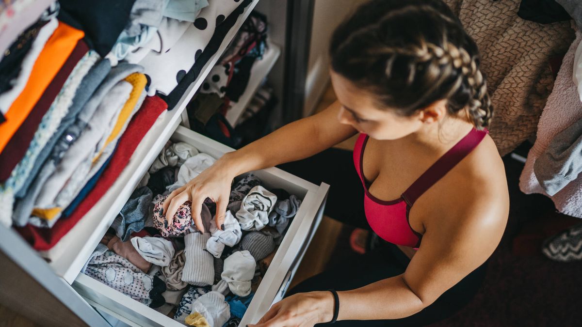 Cómo organizar el armario según la ropa que usas para que dure mucho tiempo ordenado