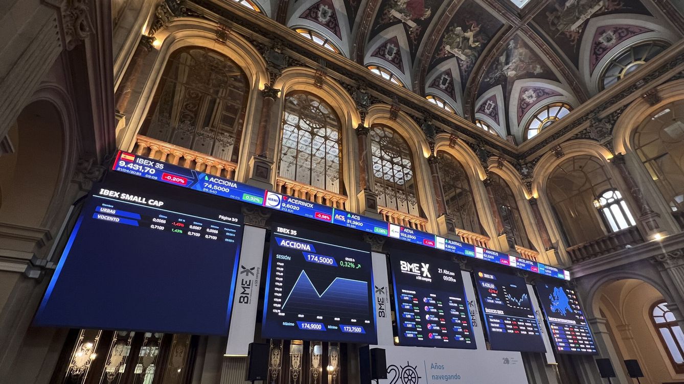 Foto: Toda la actualidad de la bolsa del Ibex 35 y las últimas noticias de Wall Street, en directo. (EFE/ Altea Tejido)