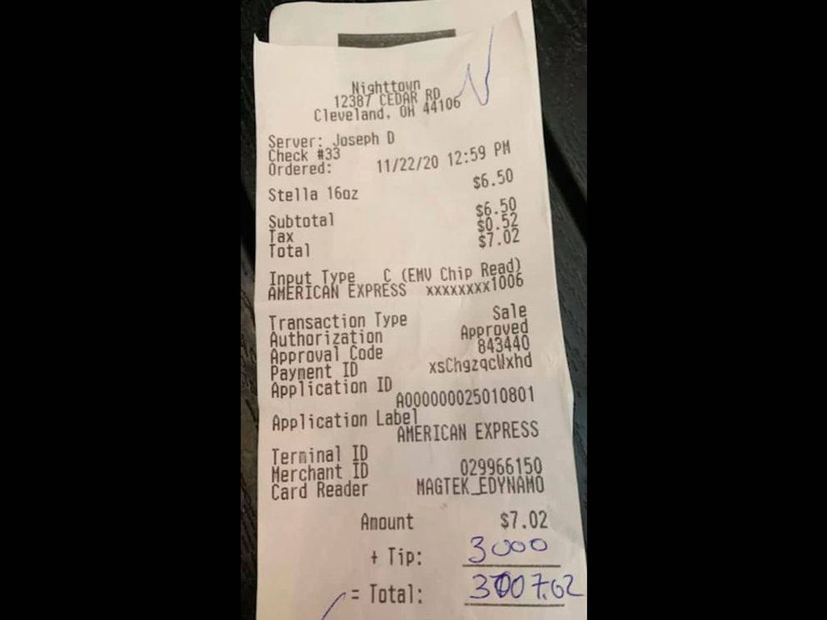 Foto: La cuenta de la cerveza y la propina de 3.000 dólares se ha hecho viral (Facebook)