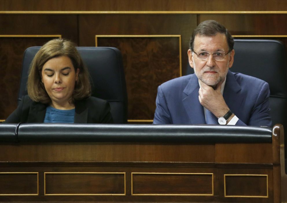 Foto: El presidente Mariano Rajoy junto a la vicepresidenta del Gobierno, Soraya Saénz Santamaría (Reuters)