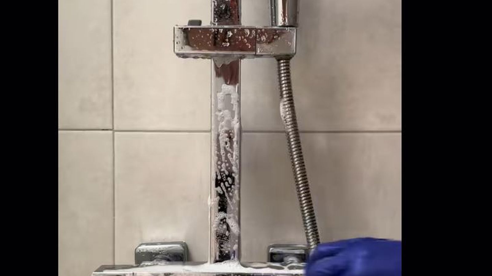 Erica Avellaneda, experta en cuidado del hogar: "El vinagre de limpieza es de los mejores productos para limpiar la cal del baño"