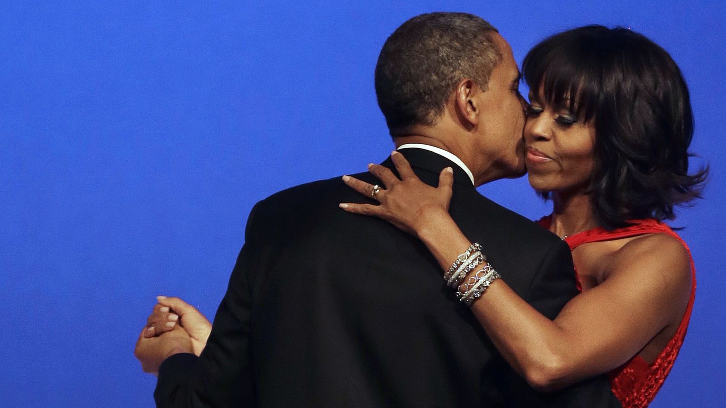 Barack Obama y la primera dama Michelle Obama bailan juntos en un acto celebrado en Washington en enero de 2013 (I.C.) 