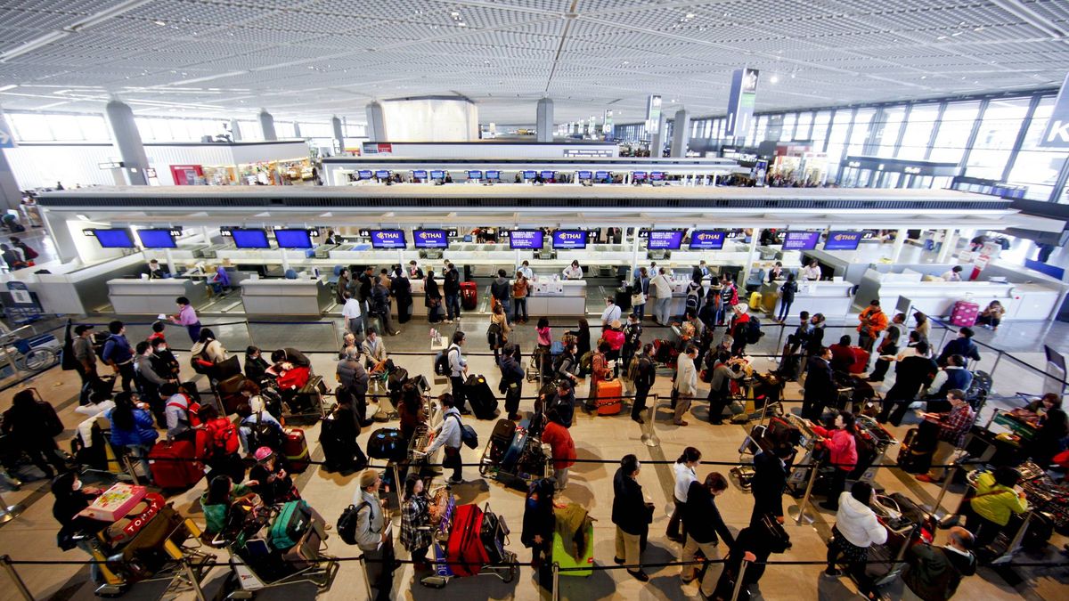 Facua denuncia a Clickair, easyJet, Vueling y Ryanair por cobrar a los pasajeros por llevar equipaje