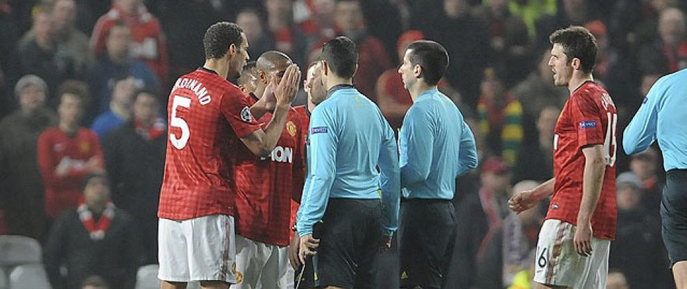 Foto: El United habla de "robo" y Mourinho recuerda la expulsión de Pepe ante el Barça
