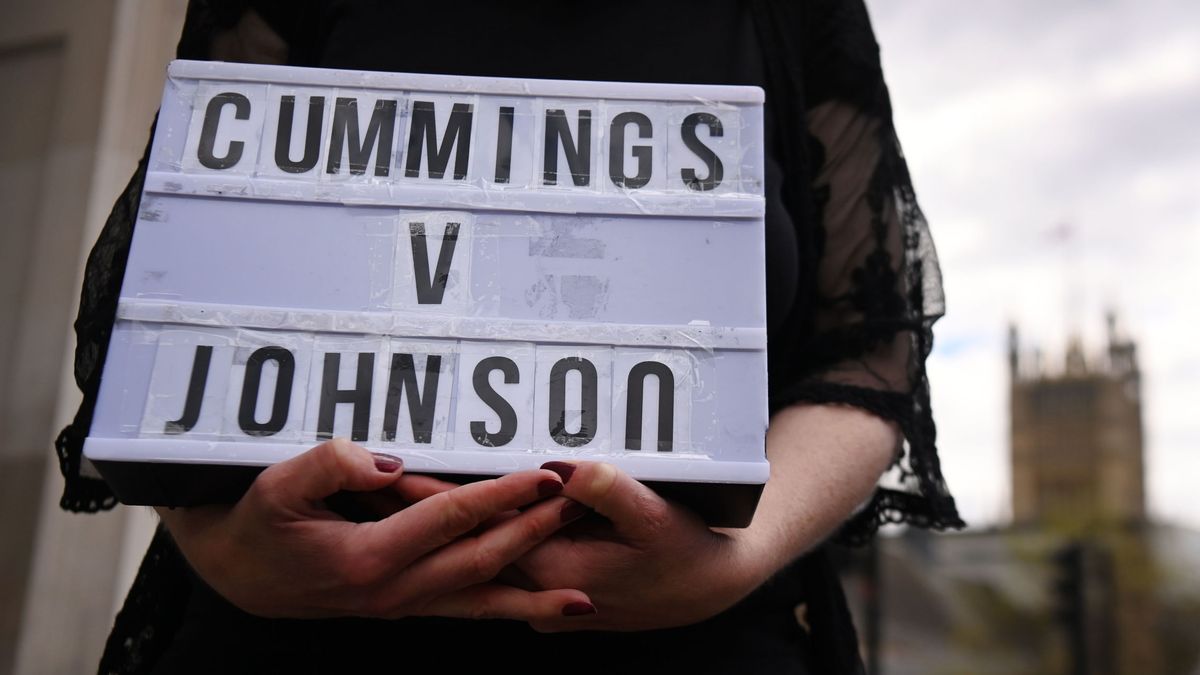 Cummings: Johnson llegó a plantear inocularse el coronavirus en directo para "tranquilizar a la gente"