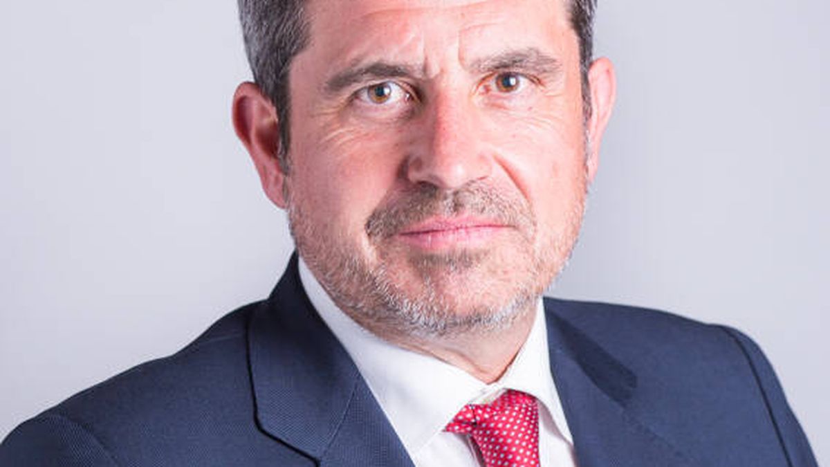 Gómez-Acebo ficha al socio responsable de Regulatorio de Hogan, Santiago Garrido