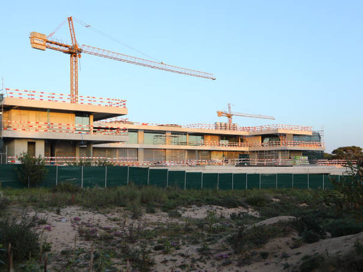 Foto: Mansión de Cristiano Ronaldo en Quinta da Marinha en proceso de construcción. (Clipper Press)