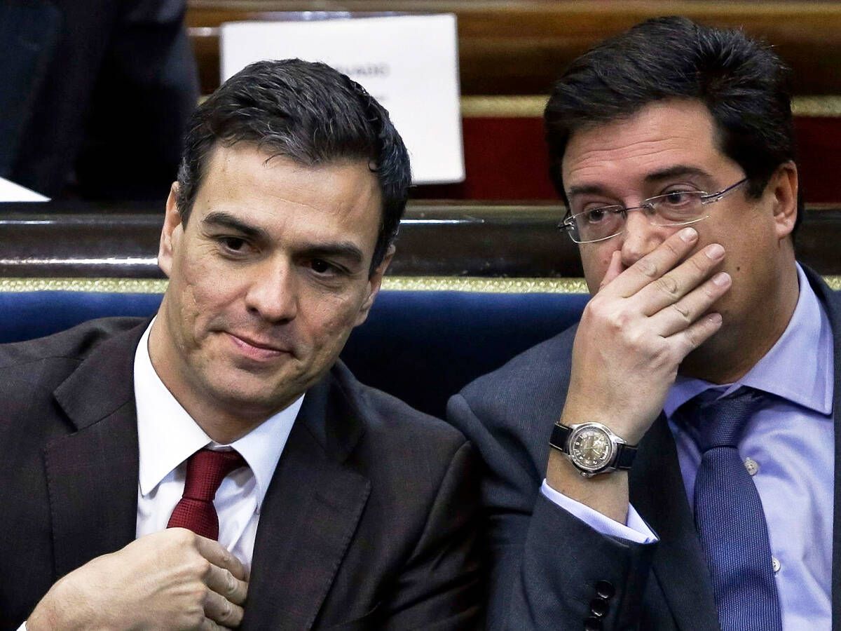 Foto: El presidente del Gobierno, Pedro Sánchez, y su jefe de gabinete, Óscar López.