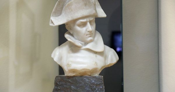 Foto: Busto de Napoleón en el Museo Militar de Buçaco. EFE Carlos Garcia