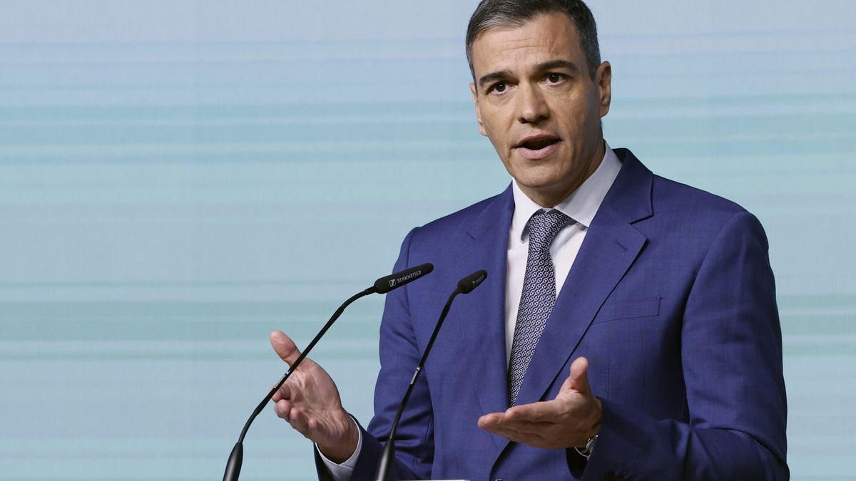 Sánchez equipara a Puigdemont con Feijóo: "No le dan los números para ser presidente"