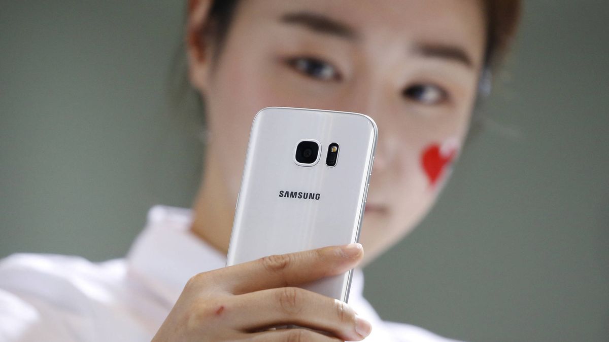 Un 'nuevo Siri' en el Galaxy S8, la próxima bala de Samsung para resucitar
