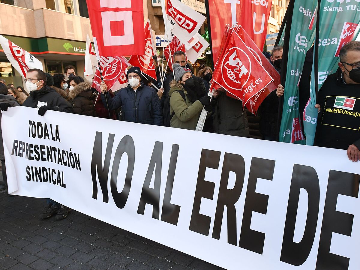 Foto: Protestas contra un despido colectivo en León. (EFE/J.Casares)