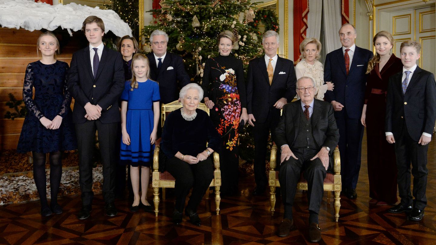 Alberto y Paola, con sus hijos y algunos de sus nietos. (Reuters)