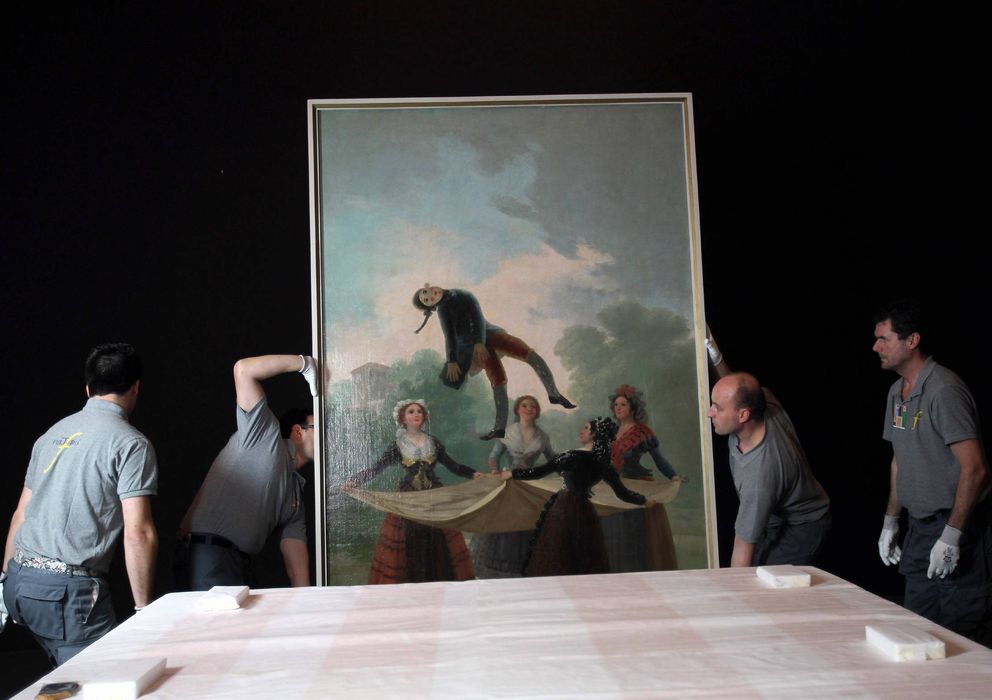 Foto: Preparación de la exposición 'Goya: luces y sombras', en 2012. (Efe)
