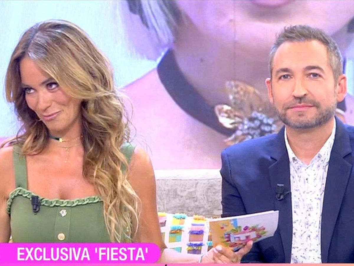 Foto: María Verdoy y Frank Blanco, presentadores de 'Fiesta'. (Mediaset)