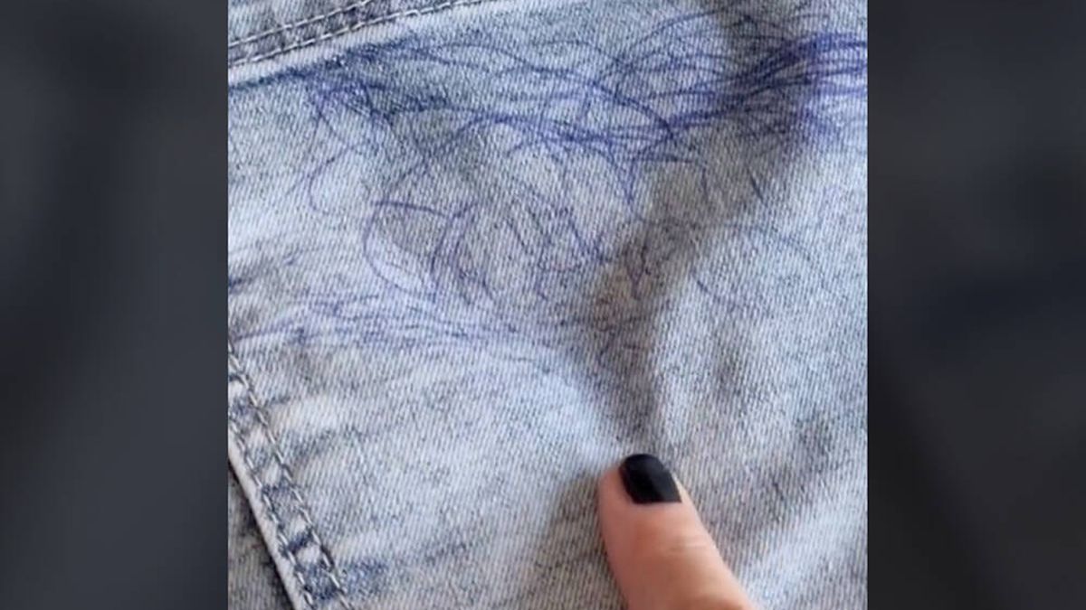 Cómo limpiar las manchas de bolígrafo de la ropa y que no quede ni un rastro