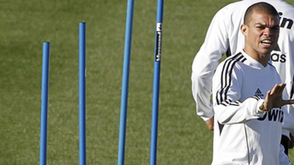 Pepe ha conseguido cansar al madridismo y el Barcelona no se "cree" sus disculpas