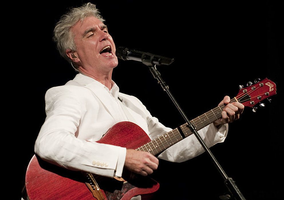 Foto: David Byrne, en uno de sus últimos conciertos con St. Vincent. 