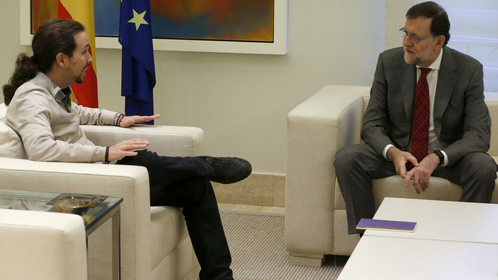 Foto: Pablo Iglesias y Mariano Rajoy, en diciembre, en la Moncloa. (Reuters)