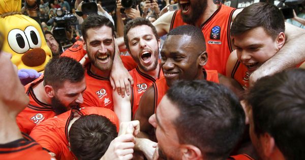 Foto: El Valencia jugará por quinta vez la final de la Eurocup tras eliminar al Hapoel Jerusalén. (EFE)