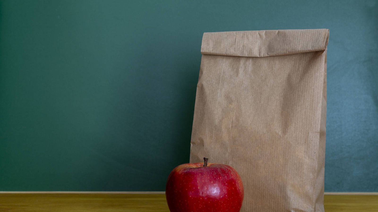 Foto: Comer en el colegio es inevitable y muy importante. (iStock)