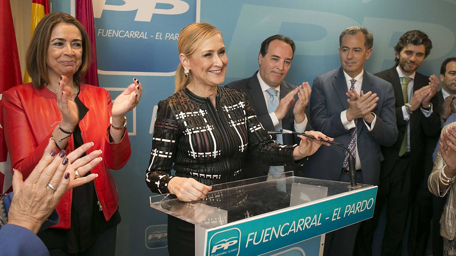 Foto: Elena González-Moñux, la presidenta Cristina Cifuentes y Enrique Ossorio (el último a la derecha). (PP de Madrid)