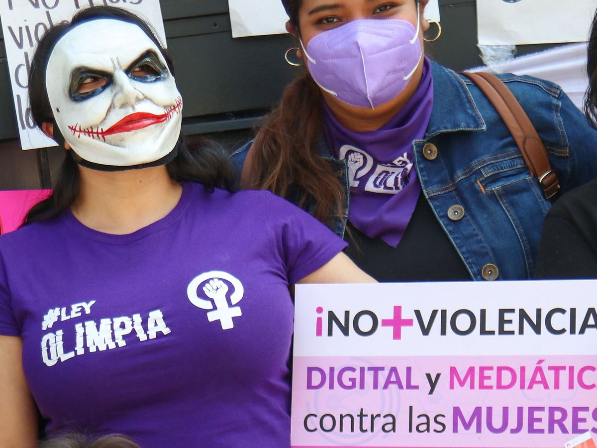 Foto: Mujeres manifestándose por la violencia. (EFE)