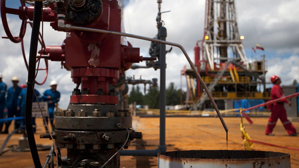 EEUU pronostica que el bajo precio del petróleo ha venido para quedarse en 2015