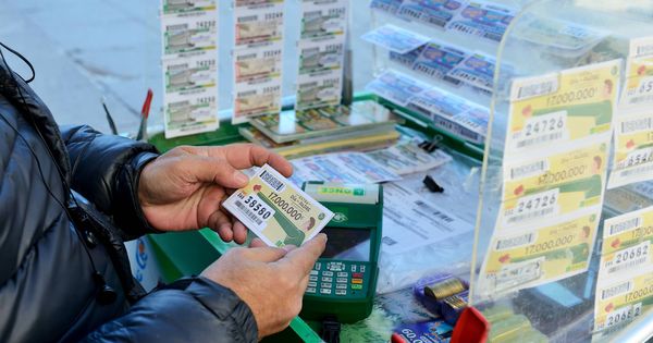 Foto: Vendedor de lotería en Madrid. (iStock)