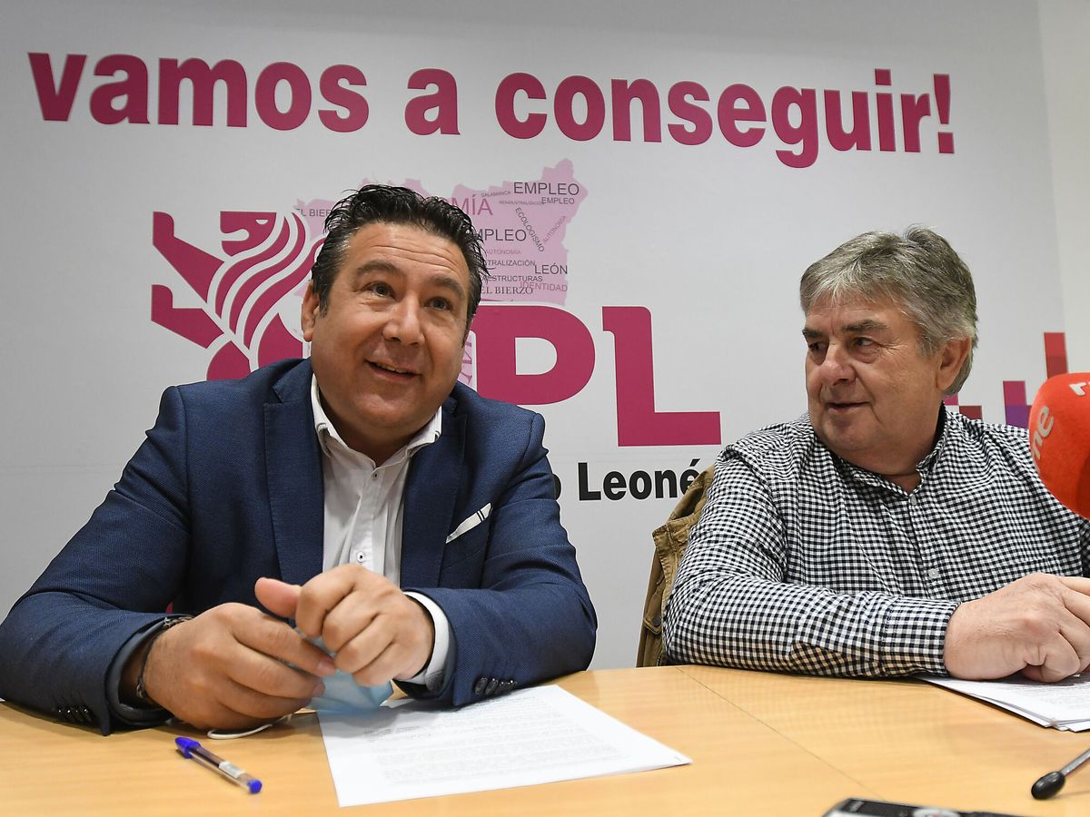 Foto: Luis Mariano Santos, izquierda, secretario general de UPL. (EFE/J. Casares)