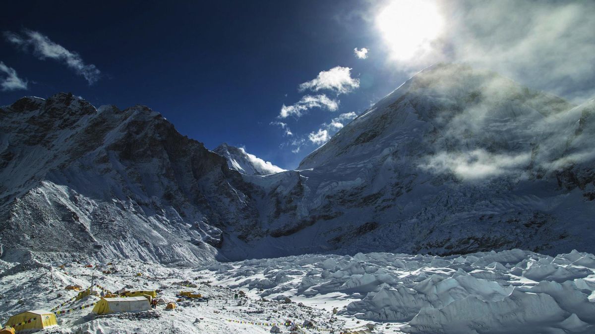 Crónica del terremoto en el Everest: "Tener las piernas de Elvis nunca fue tan fácil"