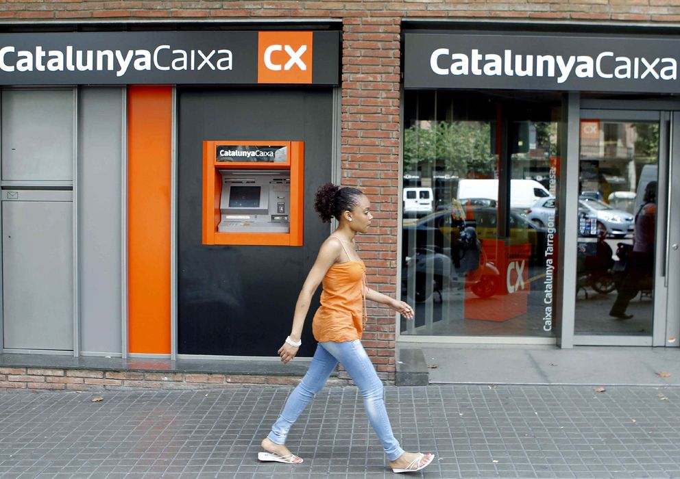 Foto: Vista de una sucursal de CatalunyaCaixa en Barcelona. (EFE)
