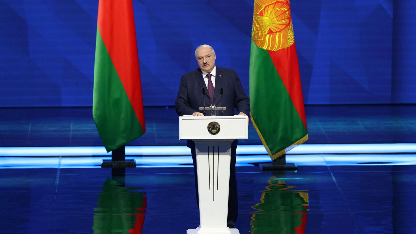 Belarusian President Alexander Lukashenko delivers an annual address to parliament, government and the nation in Minsk, Belarus, March 31, 2023. BelTA Maxim Guchek Handout via REUTERS  ATTENTION EDITORS - THIS IMAGE WAS PROVIDED BY A THIRD PARTY. NO RESALES. NO ARCHIVES. MANDATORY CREDIT.