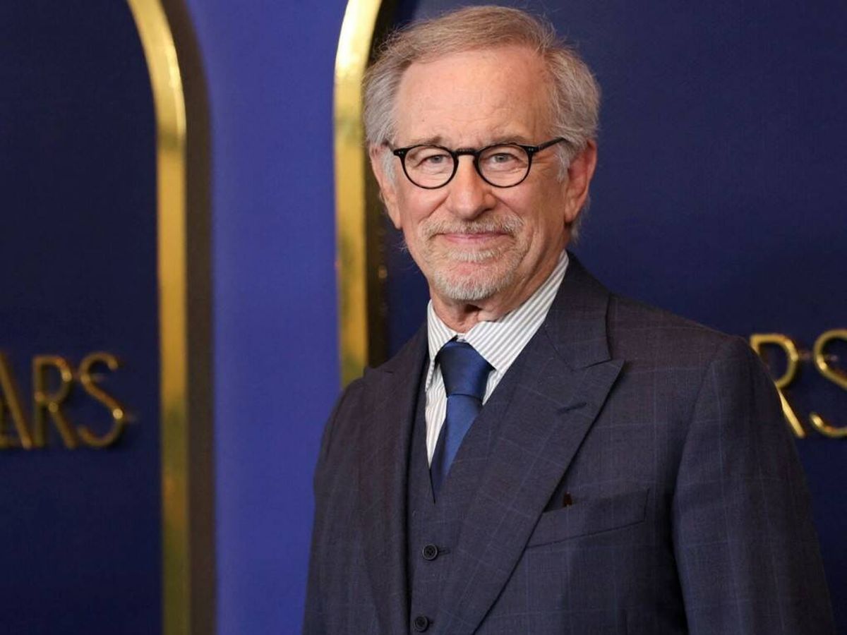 Foto: Steven Spielberg en el almuerzo a los nominados a los Premios Oscar 2022, en Los Ángeles. (Reuters/Mario Anzuoni)